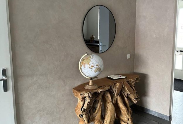 schilderwerken-decoratieve-wand-met-spatel-effect